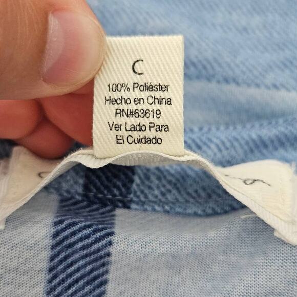 🆓 FREE French Laundry Blue Plaid Sleeveless Top 1/2 button down v-neck Small - Picture 5 of 5